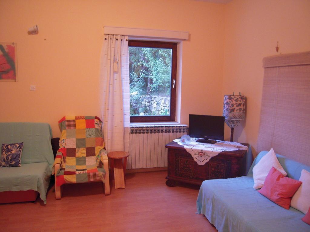 Apartments Ljuba I Mare Malinska Oda fotoğraf